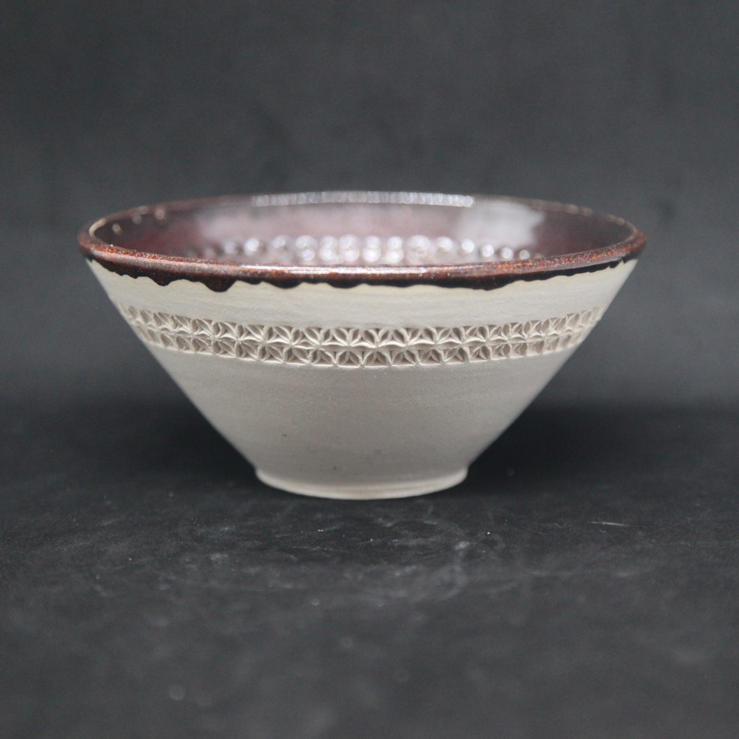 Bol lustre pourpre sur terre blanche - motif fleurs de vie