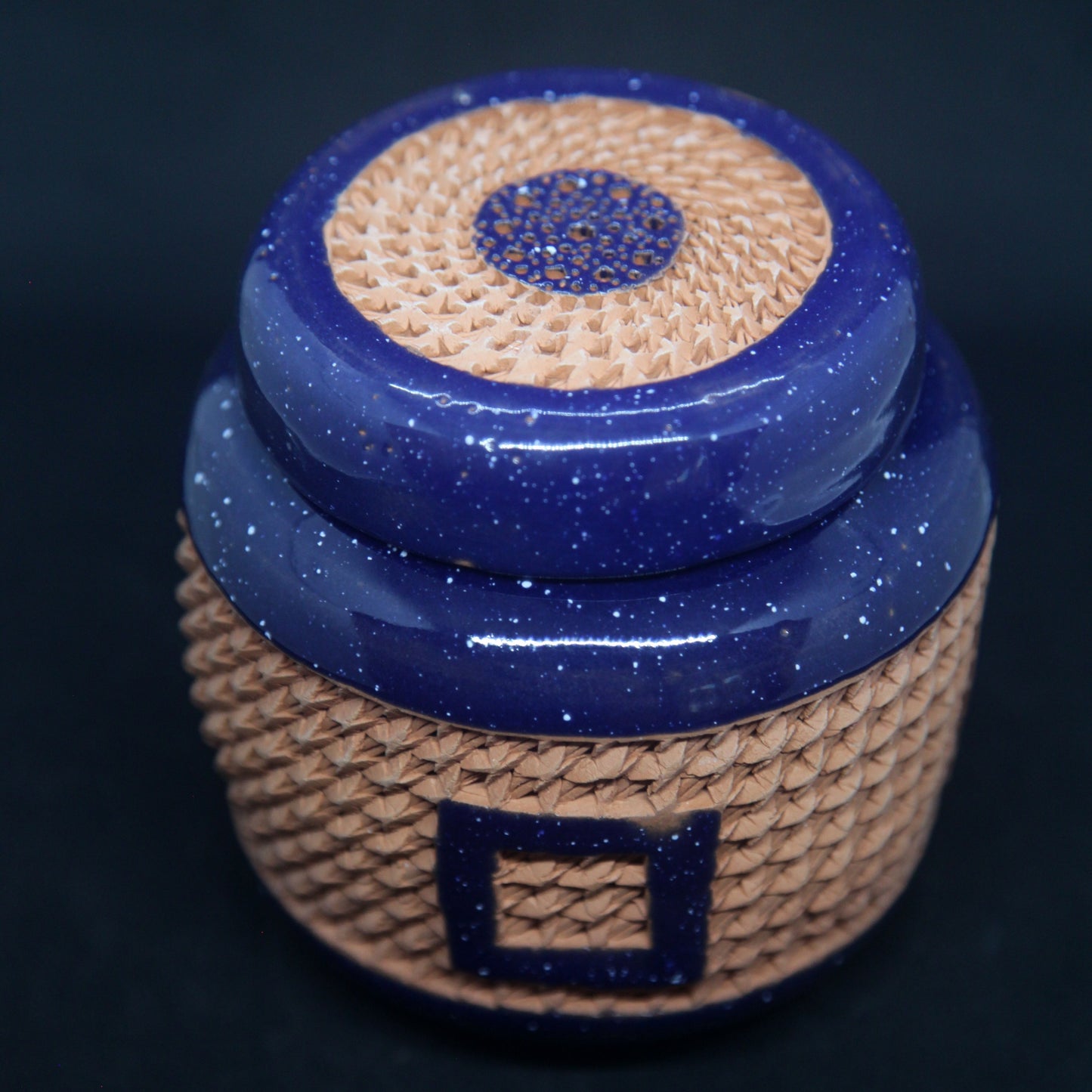 Galaxy blue tea box on red clay - braiding pattern