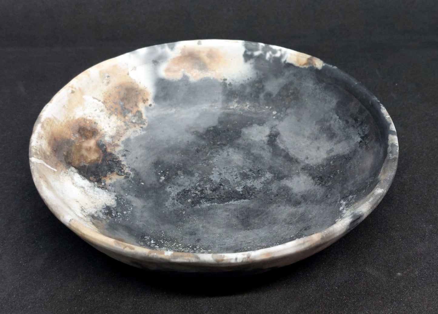 Yellow and black plate, smoked effects