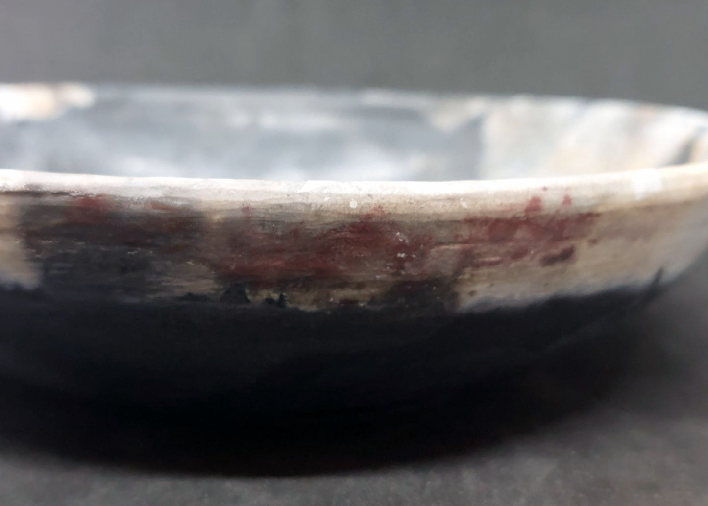 Yellow and black plate, smoked effects