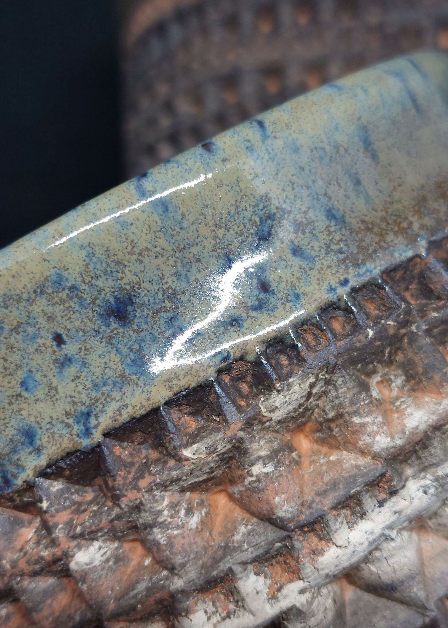 Black bowl on mixed clays - Babel pattern