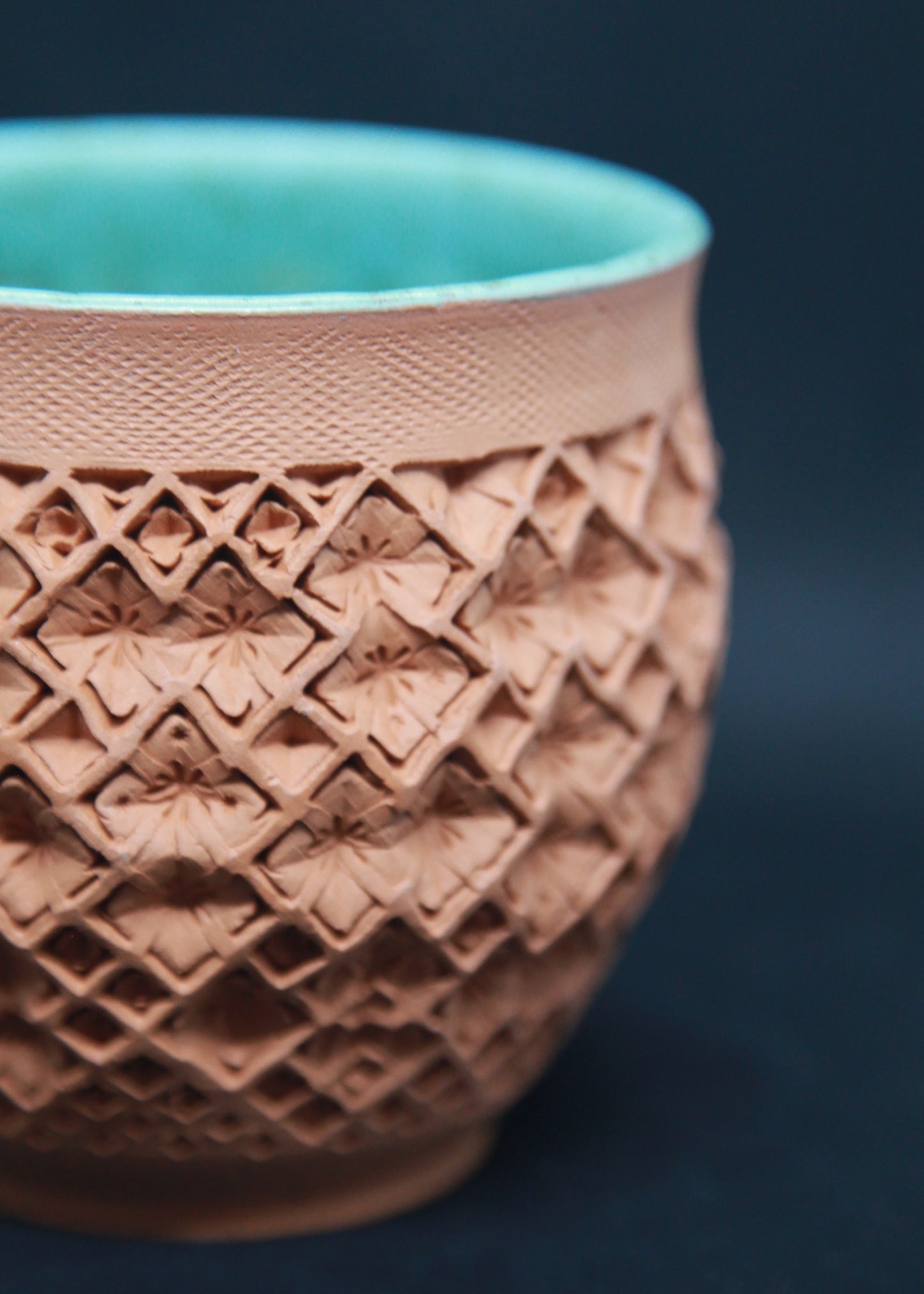 Seabed green bowl on red glaze - hydrangea pattern