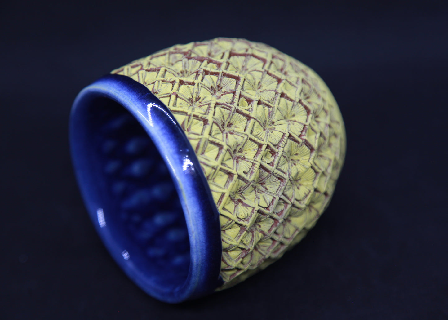 Blue bowl on red clay, yellow engobe - hydrangea motif