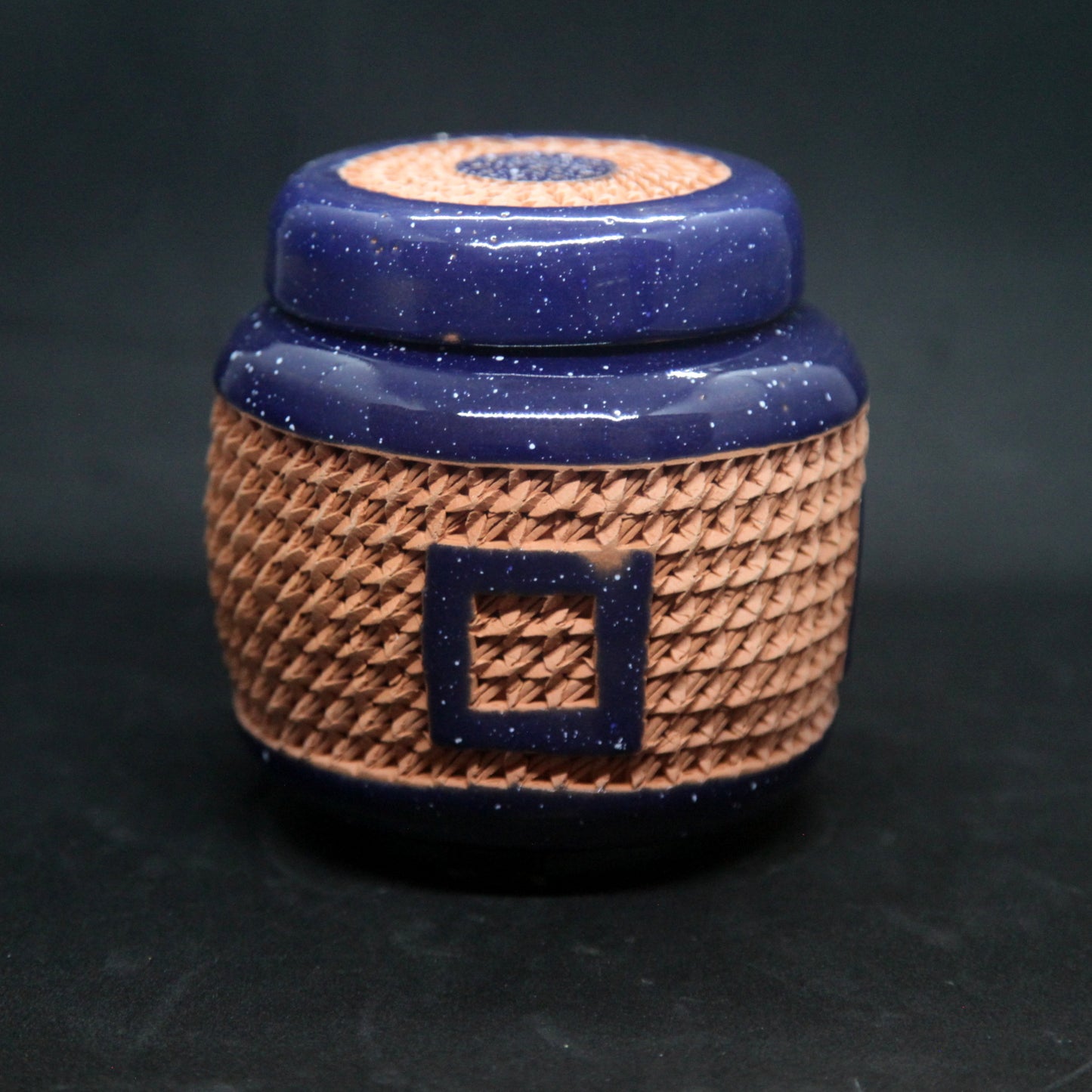 Galaxy blue tea box on red clay - braiding pattern