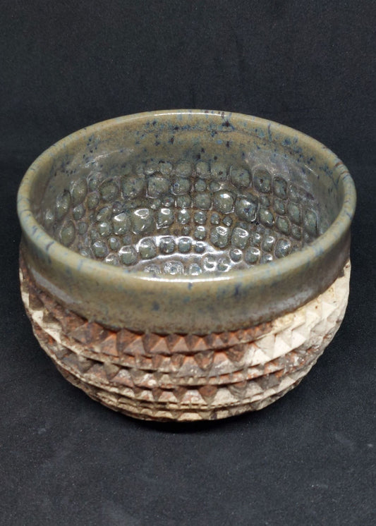 Black bowl on mixed clays - Babel pattern