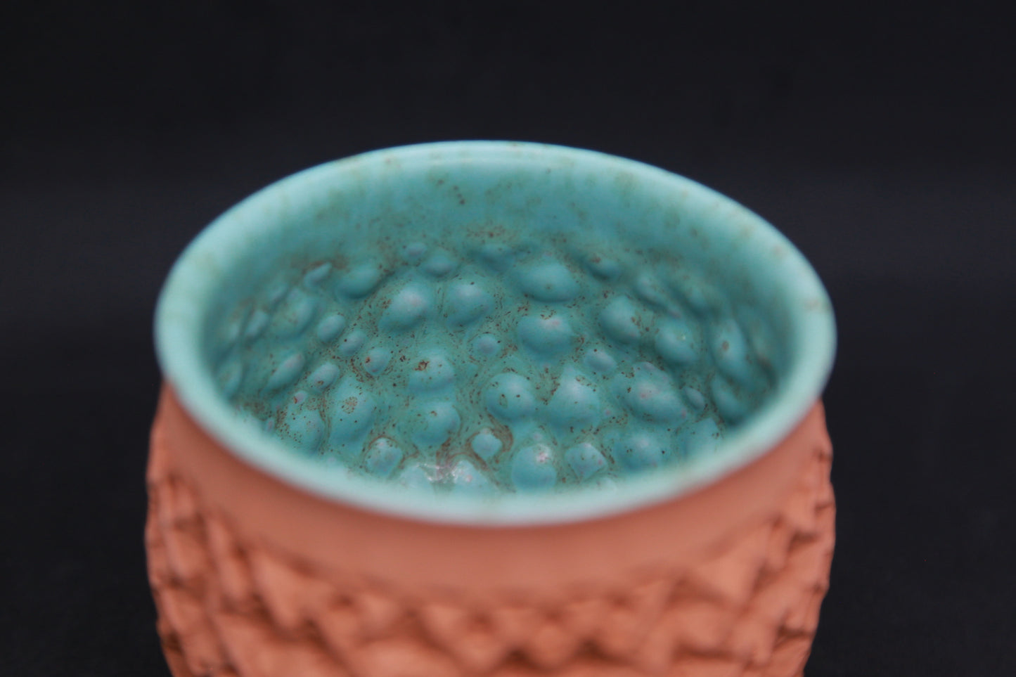 Seabed green bowl on red glaze - hydrangea pattern